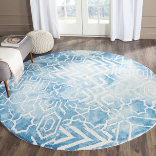 Safavieh Dip Dye 678 Blue/Ivory Area Rug Room Scene Feature