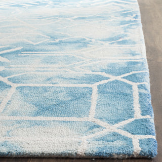 Safavieh Dip Dye 678 Blue/Ivory Area Rug Detail