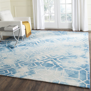 Safavieh Dip Dye 678 Blue/Ivory Area Rug Room Scene