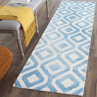 Safavieh Dip Dye 679 Ivory/Blue Area Rug Room Scene