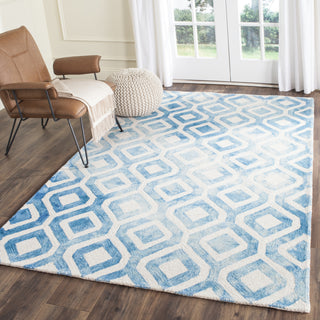 Safavieh Dip Dye 679 Ivory/Blue Area Rug Room Scene Feature