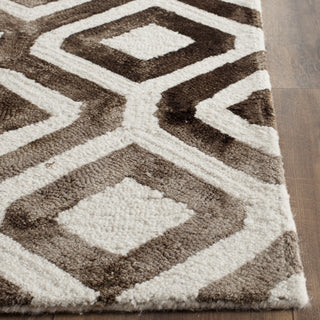 Safavieh Dip Dye 679 Ivory/Chocolate Area Rug Detail