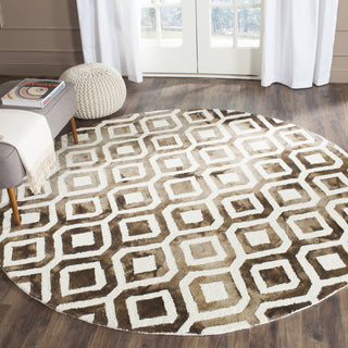 Safavieh Dip Dye 679 Ivory/Chocolate Area Rug Room Scene Feature