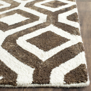 Safavieh Dip Dye 679 Ivory/Chocolate Area Rug Detail