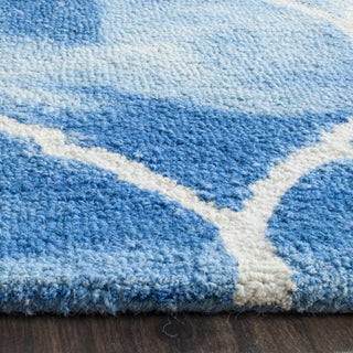 Safavieh Dip Dye 685 Blue/Ivory Area Rug Detail