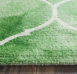 Safavieh Dip Dye 685 Green/Ivory Area Rug Detail