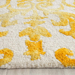 Safavieh Dip Dye 689 Ivory/Gold Area Rug Detail