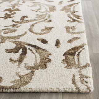 Safavieh Dip Dye 689 Ivory/Chocolate Area Rug Detail