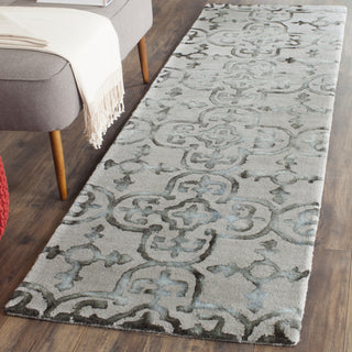 Safavieh Dip Dye 711 Grey/Charcoal Area Rug Room Scene