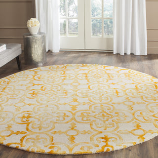 Safavieh Dip Dye 711 Ivory/Gold Area Rug Room Scene