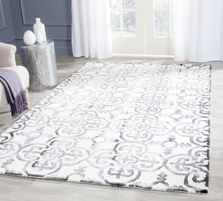 Safavieh Dip Dye 711 Ivory/Charcoal Area Rug Room Scene