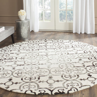 Safavieh Dip Dye 711 Ivory/Charcoal Area Rug Room Scene Feature