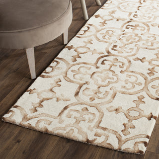 Safavieh Dip Dye 711 Ivory/Camel Area Rug Room Scene