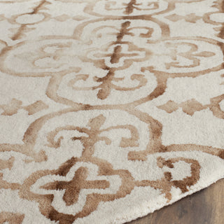 Safavieh Dip Dye 711 Ivory/Camel Area Rug Detail