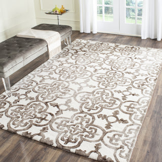 Safavieh Dip Dye 711 Ivory/Brown Area Rug Room Scene Feature