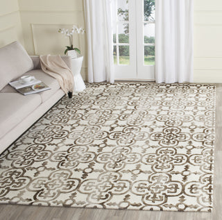 Safavieh Dip Dye 711 Ivory/Brown Area Rug Room Scene