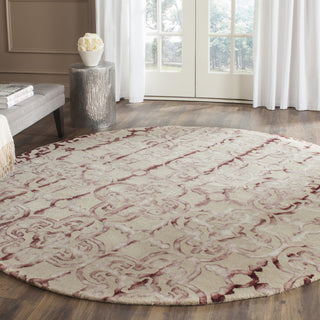 Safavieh Dip Dye 711 Beige/Maroon Area Rug Room Scene