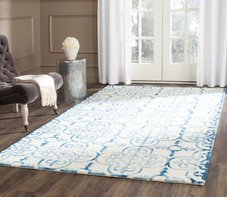 Safavieh Dip Dye 711 Ivory/Turquoise Area Rug Room Scene Feature