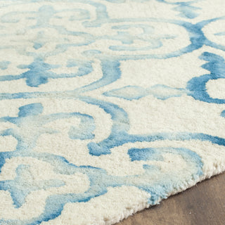 Safavieh Dip Dye 711 Ivory/Turquoise Area Rug Detail