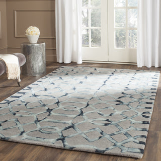 Safavieh Dip Dye 712 Grey/Charcoal Area Rug Room Scene Feature