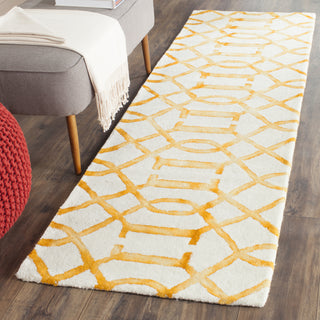 Safavieh Dip Dye 712 Ivory/Gold Area Rug Room Scene