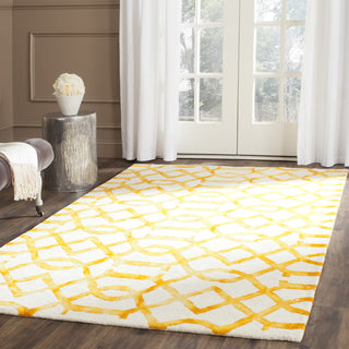 Safavieh Dip Dye 712 Ivory/Gold Area Rug Room Scene Feature