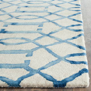 Safavieh Dip Dye 712 Ivory/Turquoise Area Rug Detail