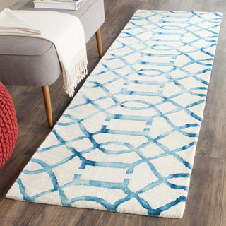 Safavieh Dip Dye 712 Ivory/Turquoise Area Rug Room Scene Feature