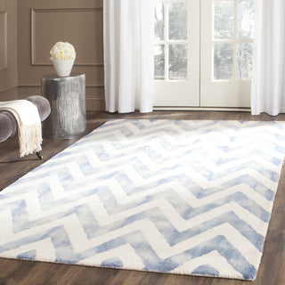 Safavieh Dip Dye 715 Ivory/Blue Area Rug Room Scene Feature