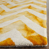 Safavieh Dip Dye 715 Ivory/Gold Area Rug Detail