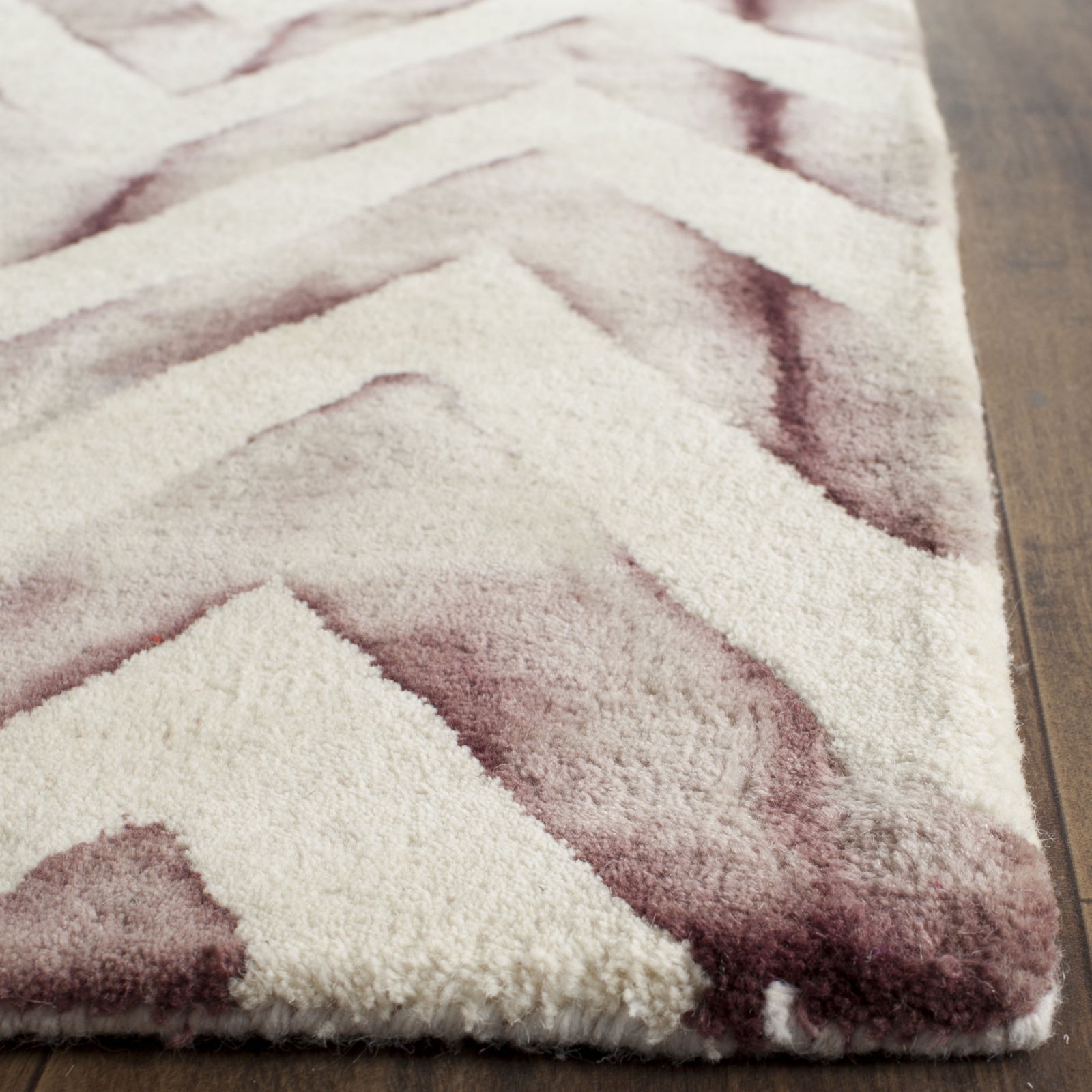 Safavieh Dip Dye 715 Ivory/Maroon Area Rug – Incredible Rugs and Decor