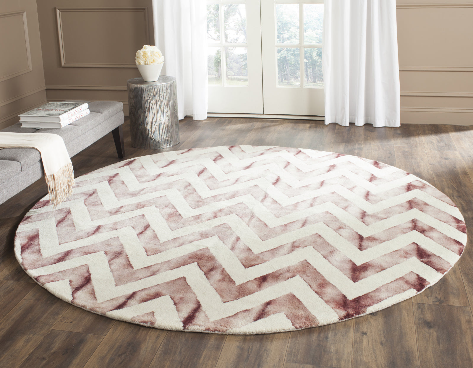 Safavieh Dip Dye 715 Ivory/Maroon Area Rug – Incredible Rugs and Decor