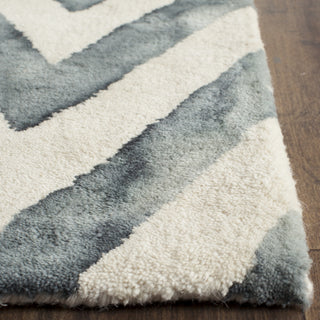 Safavieh Dip Dye 715 Ivory/Grey Area Rug Detail