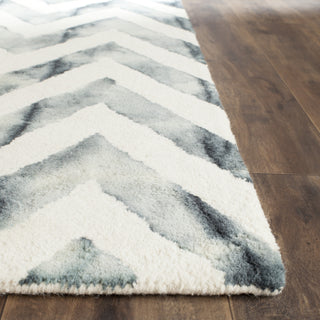 Safavieh Dip Dye 715 Ivory/Grey Area Rug Detail