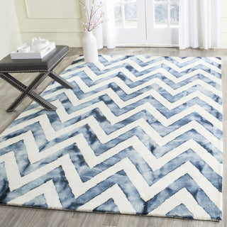 Safavieh Dip Dye 715 Ivory/Navy Area Rug Room Scene