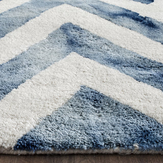 Safavieh Dip Dye 715 Ivory/Navy Area Rug Detail