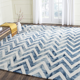 Safavieh Dip Dye 715 Ivory/Navy Area Rug Room Scene