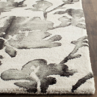 Safavieh Dip Dye 716 Ivory/Charcoal Area Rug Detail