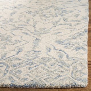 Safavieh Dip Dye 901 Light Blue/Ivory Area Rug Detail