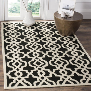 Safavieh Four Seasons Chloe Outdoor Black/Ivory Area Rug Room Scene Feature