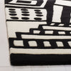 Safavieh Fifth Avenue 124 Ivory/Black Area Rug Detail