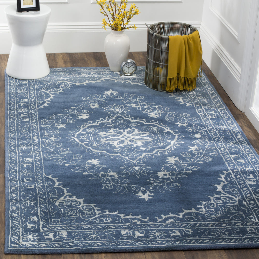 Safavieh Glamour 533 Blue Area Rug Room Scene Feature