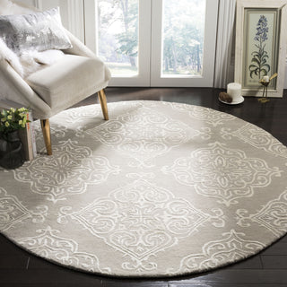 Safavieh Glamour 568 Silver/Ivory Area Rug Room Scene