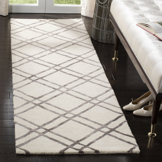 Safavieh Himalaya 901 Ivory/Dark Grey Area Rug Room Scene