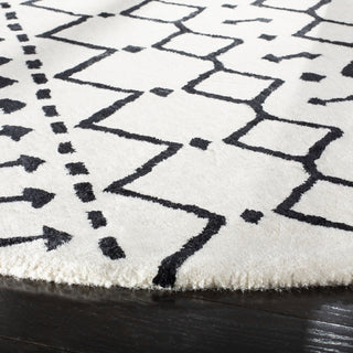 Safavieh Himalaya 903 Ivory/Black Area Rug Detail