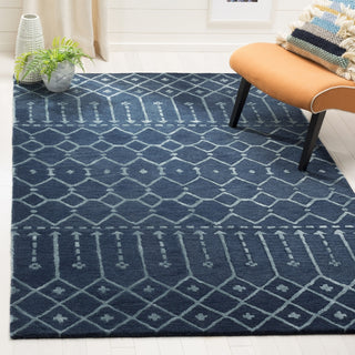 Safavieh Himalaya 903 Navy/Silver Area Rug Room Scene Feature