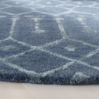 Safavieh Himalaya 903 Navy/Silver Area Rug Detail