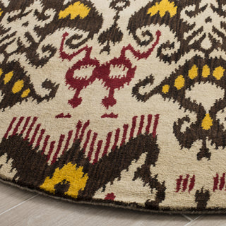 Safavieh Ikat Ikt216 Beige/Brown Area Rug Detail