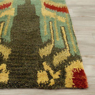 Safavieh Ikat Ikt464 Olive/Gold Area Rug Detail