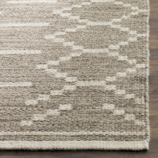 Safavieh Kilim KLM353 Grey/Ivory Area Rug Detail